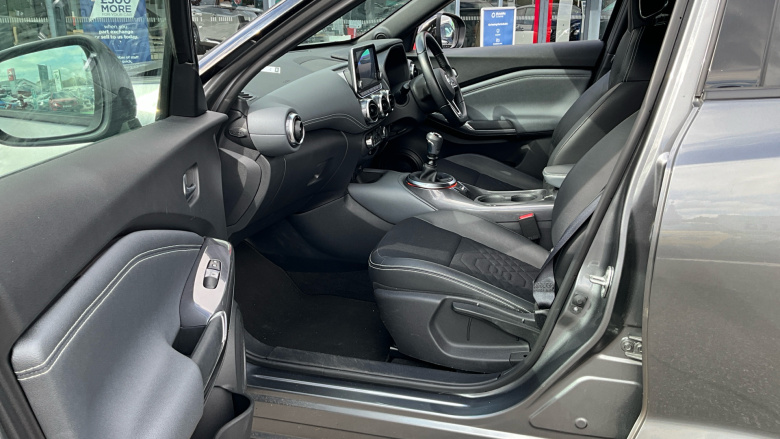 Nissan Juke 1.0 DiG-T 114 Tekna 5dr Petrol Hatchback